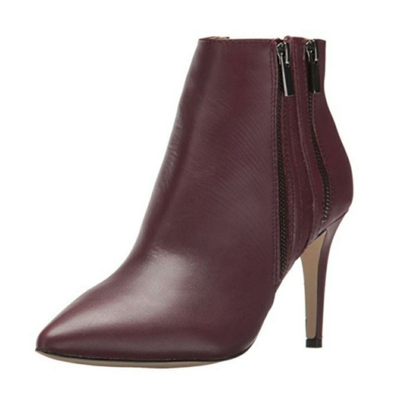 (SOLD) HP | Tahari | Leather Krave Bootie - Picture 1 of 5